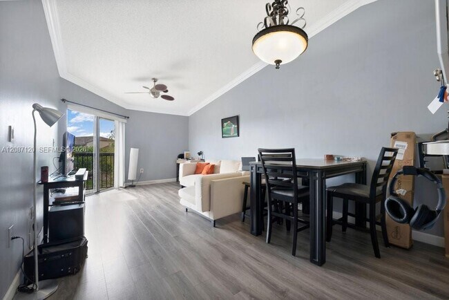 Foto del edificio - 9894 Nob Hill Ln