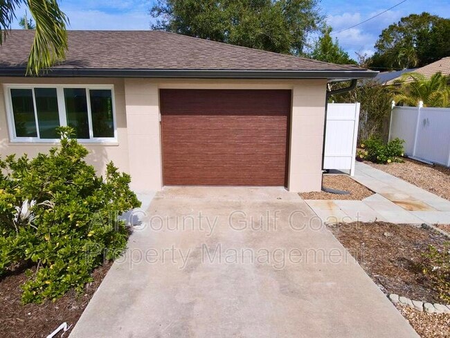 Building Photo - 344 Parkdale Dr