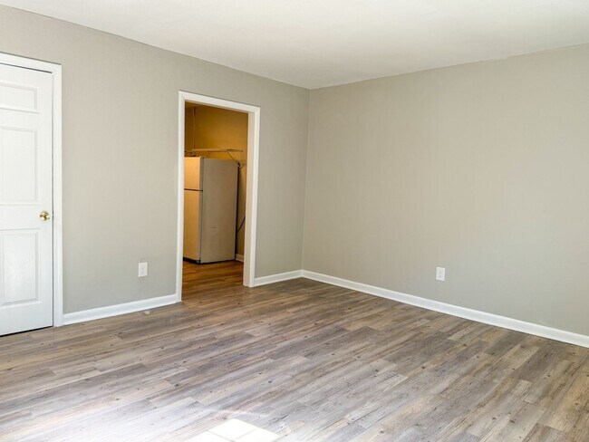 Building Photo - 1307 S 1st Ave, Hopewell, VA 23860