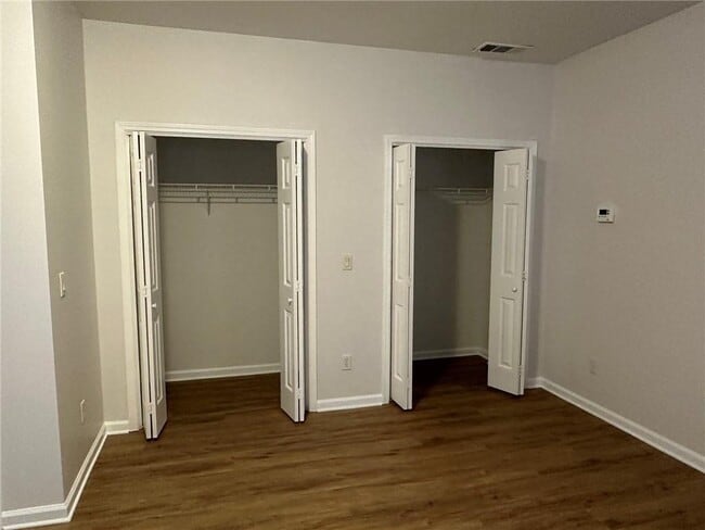Building Photo - 1296 Dunwoody Cove