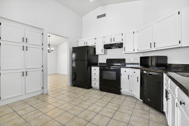 Building Photo - 7420 W Greer Ave