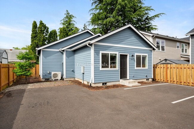Foto del edificio - 826 SE 155th Ave