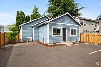 Building Photo - 826 SE 155th Ave