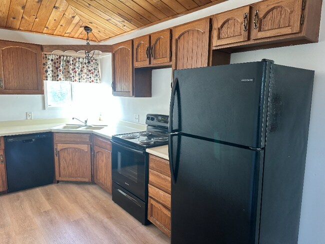 Foto del edificio - 1078 E White Mountain Blvd