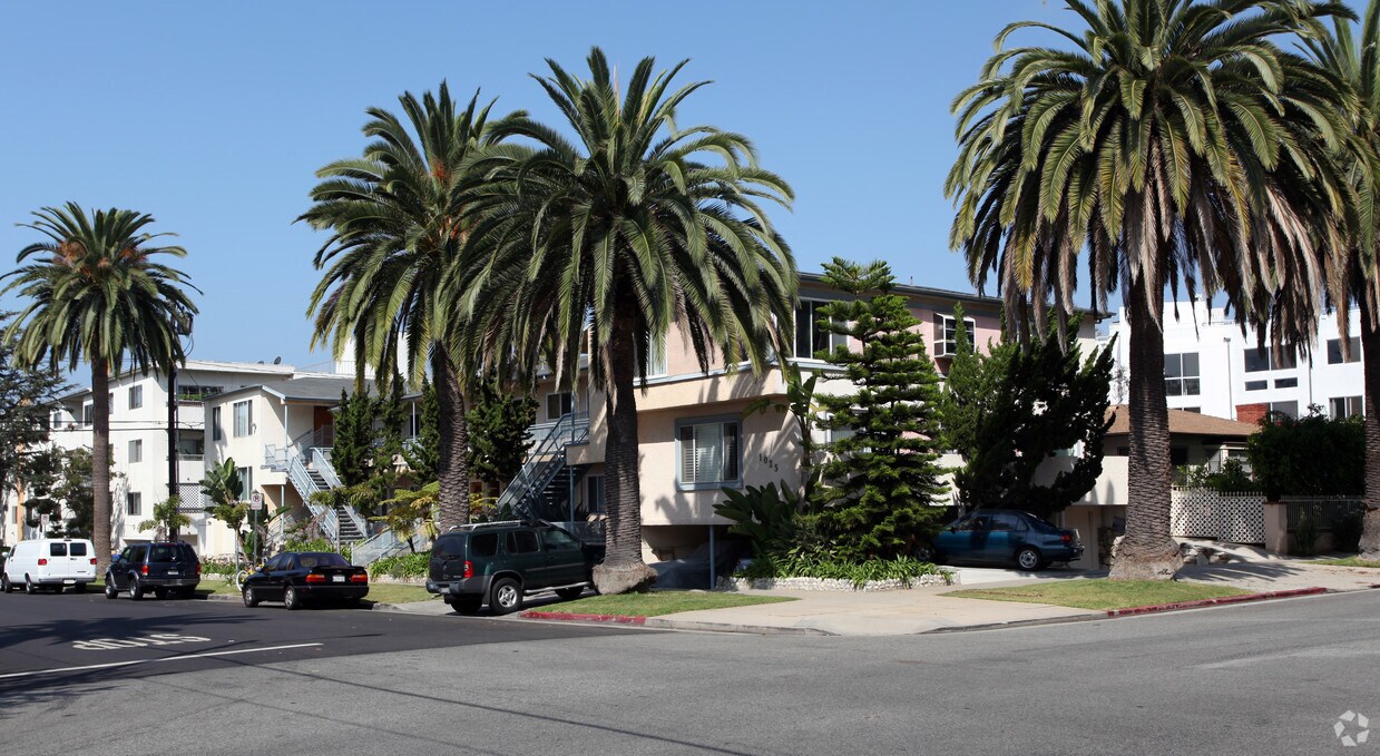 Primary Photo - 1025 Idaho Ave