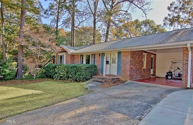 Foto del edificio - Perfect Peachtree City Location, 3 Bedroom...