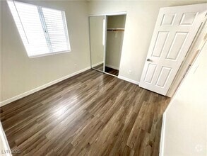 Building Photo - 6248 Small Point Dr