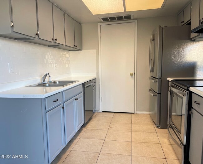 Building Photo - 4022 S 44th Way