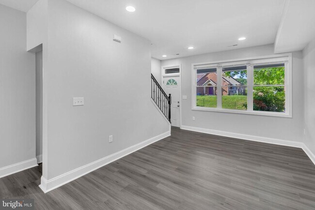 Foto del edificio - 1352 Homestead St