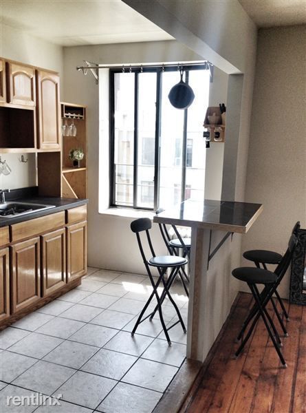 Granite island - 340 E 134th St