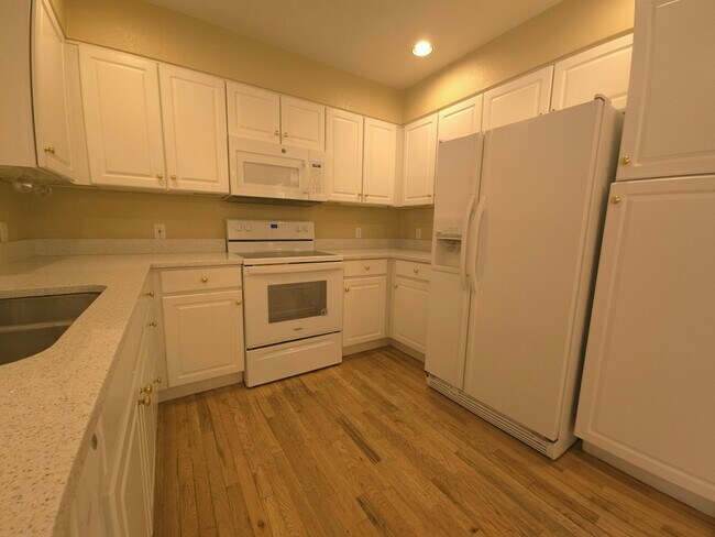 Building Photo - Available Now. Wellman Creek Condo