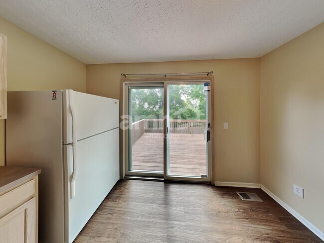 Building Photo - 2268 Maribeth Pl