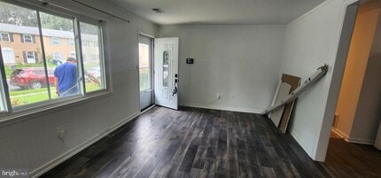 Building Photo - 627 Sequoia Dr