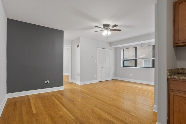 Foto del edificio - 7616 N Marshfield Ave