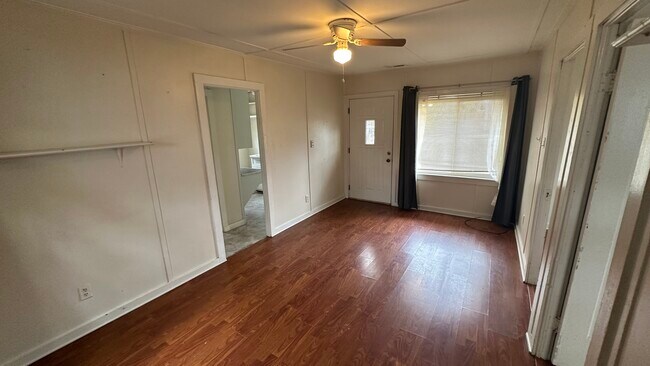 Sala de estar - 818 Drover St