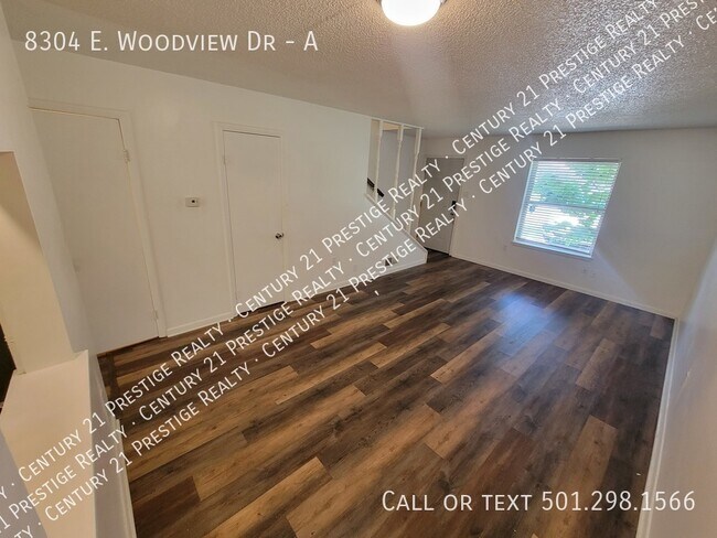 Foto del edificio - 8304 Woodview Dr N