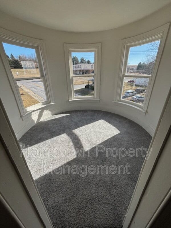 Building Photo - 71 Main St