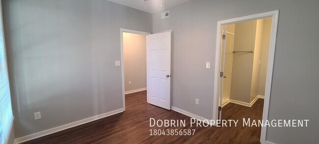 Foto del edificio - Home conveniently located just blocks from...