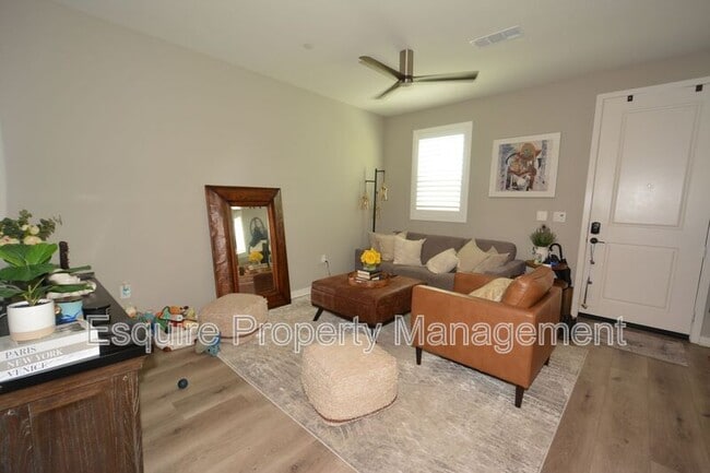 Building Photo - 643 Winchester Dr