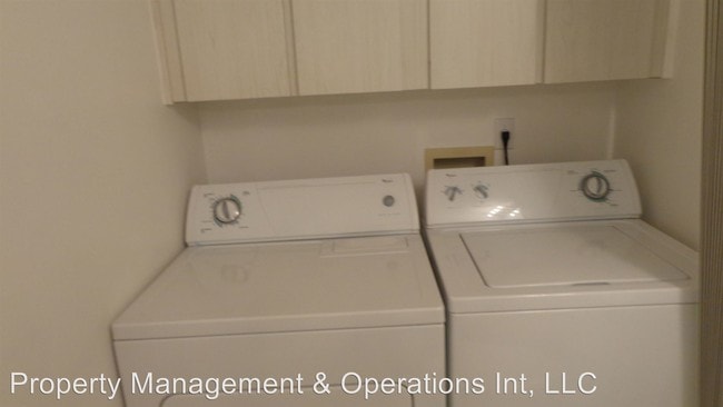 Building Photo - 2901 Pecan Ave