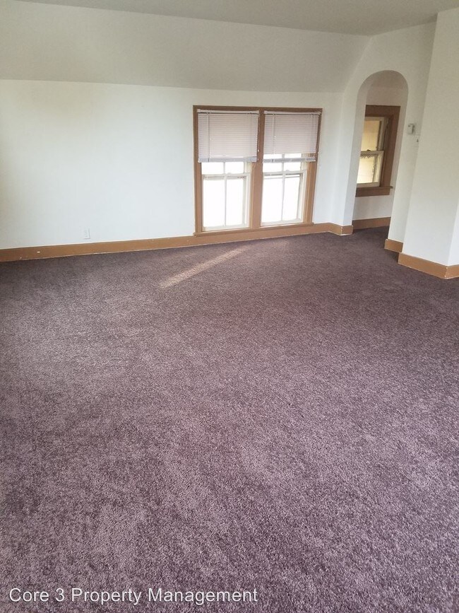 Building Photo - 101 S Walnut St