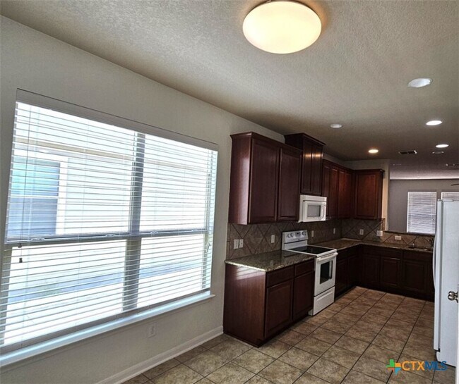 Foto del edificio - 213 Ranch House Rd