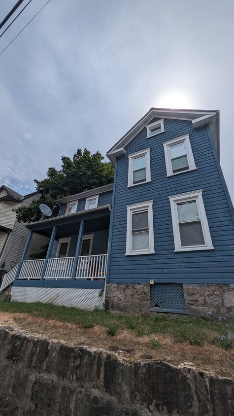 Primary Photo - 443 Goethe St