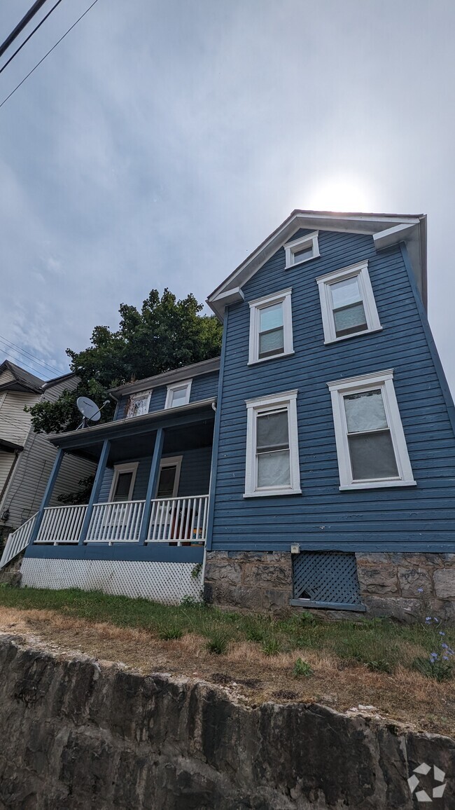 Building Photo - 443 Goethe St