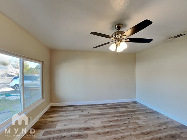 Building Photo - 1852 Grand Ave