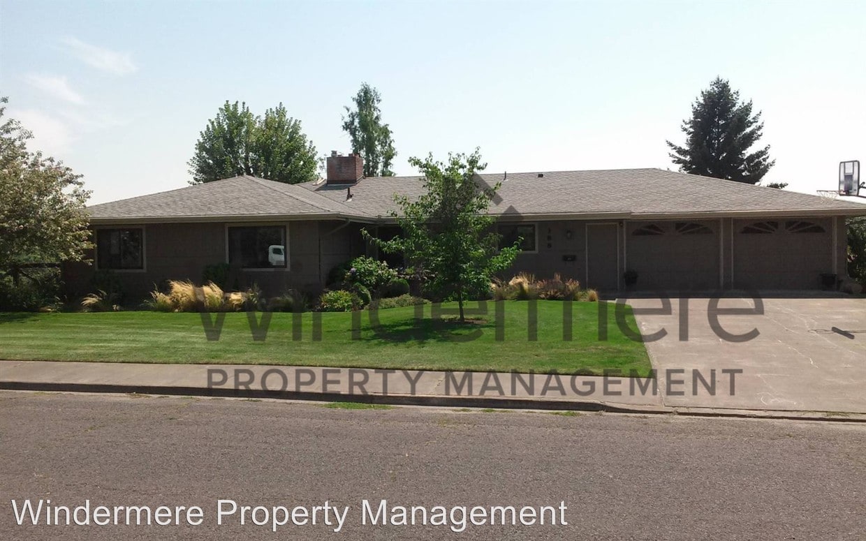 388 Highland Park Dr, College Place, WA 99324 House Rental in College
