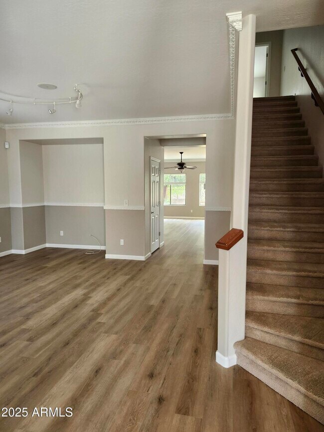 Building Photo - 5115 W El Cortez Trail