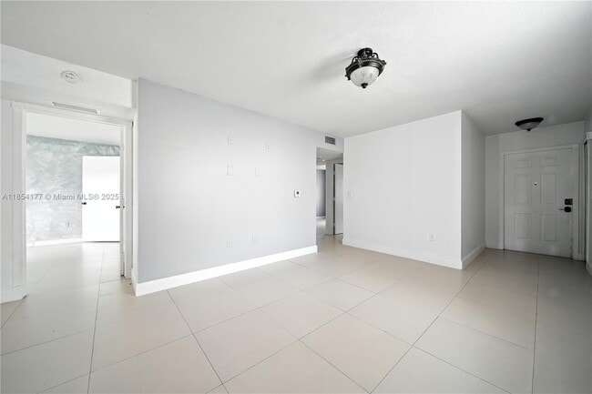 Building Photo - 1270 SE 26th St