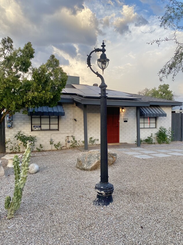Primary Photo - 3611 N 21st Dr