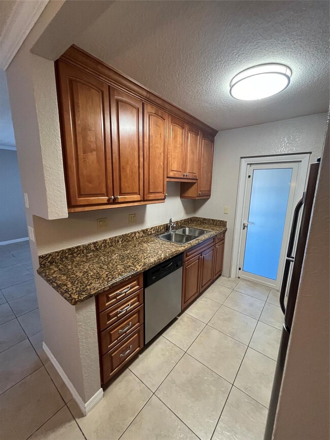 Foto del edificio - 2020 NE 56th St