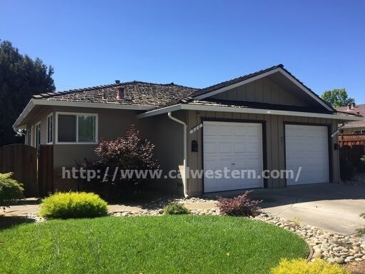 Primary Photo - 928 Live Oak Dr