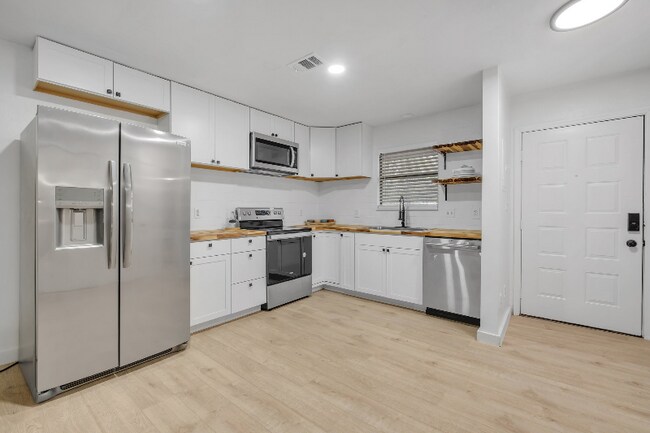 Foto del edificio - 2907 Woodrich Dr