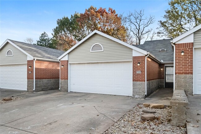 Building Photo - 2074 N Kantz Ln