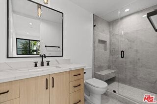 Building Photo - 4825 Satsuma Ave