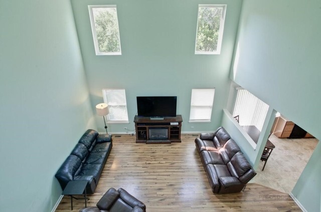Foto principal - 233 E Big Horn Dr