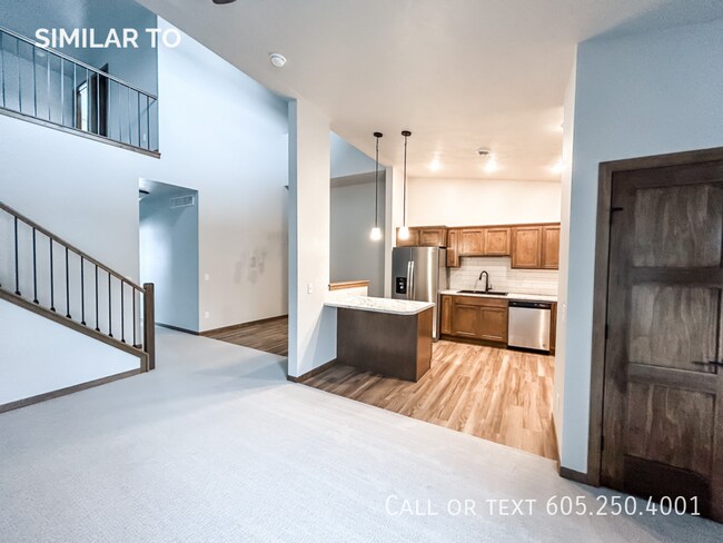 Building Photo - Stunning 3-Bedroom Townhome in Western Sio...