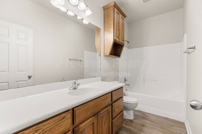 Foto del edificio - 10015 Amber Cir