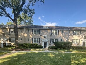 Building Photo - 212 N George Mason Dr