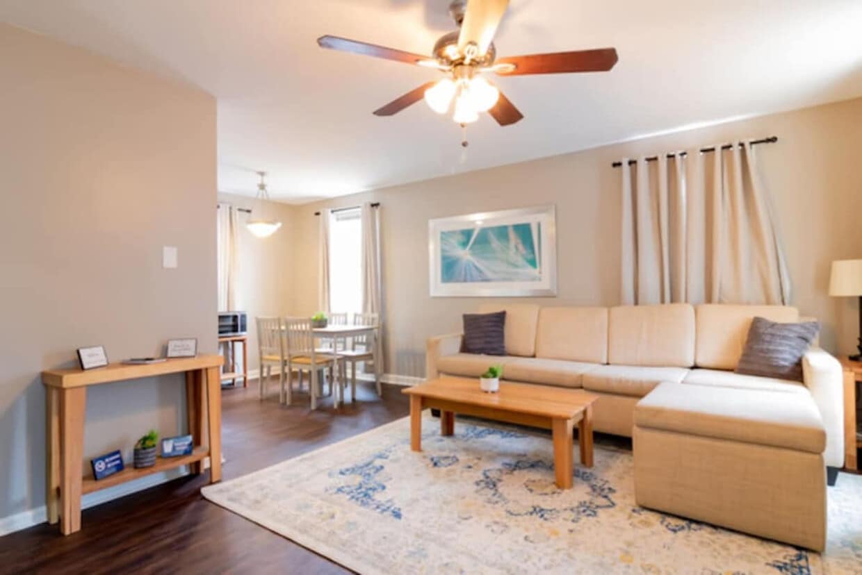 Foto principal - 3912 Crestview Dr