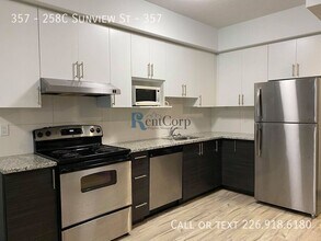 Building Photo - 258C-258C Sunview St