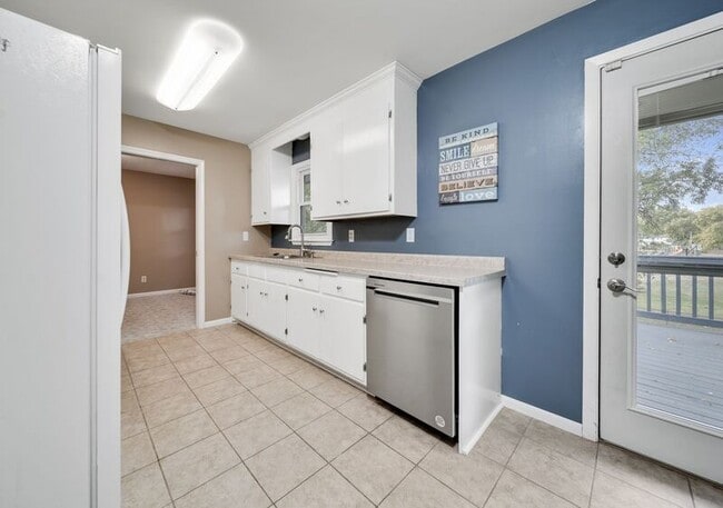 Foto del edificio - 6367 Zinnia Ln N