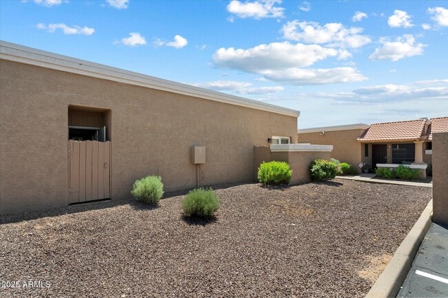 Building Photo - 521 W Hononegh Dr
