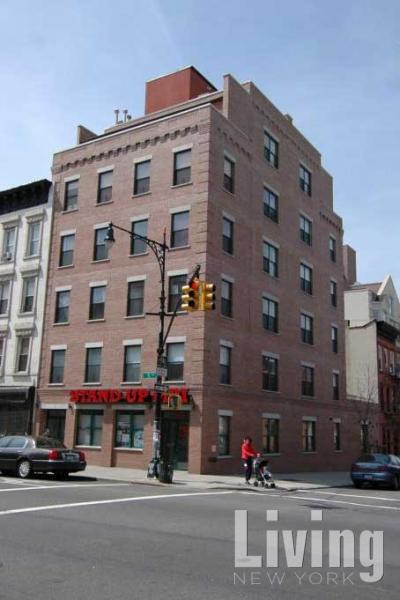 Building Photo - 306 5th Ave