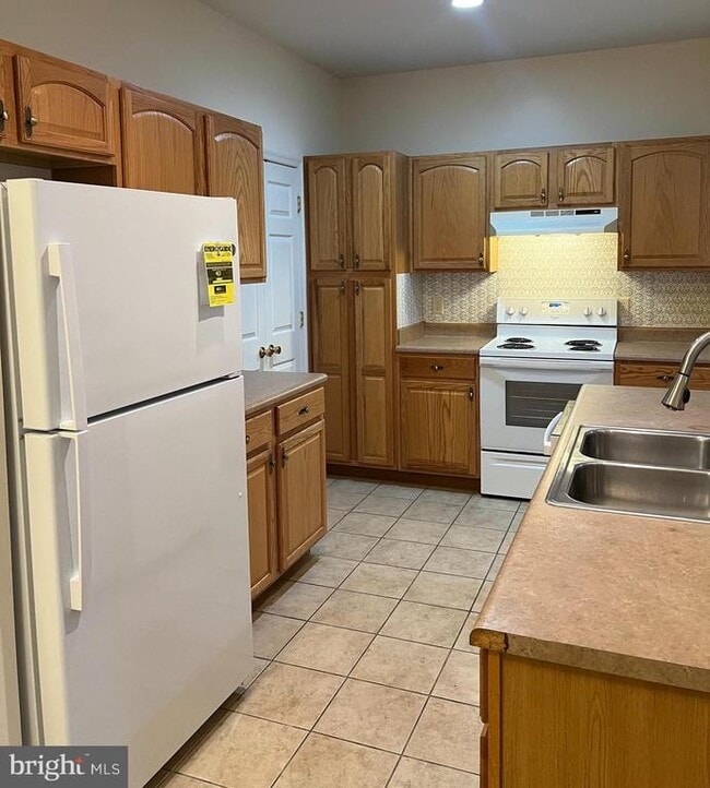 Building Photo - 2037 Powell Dr