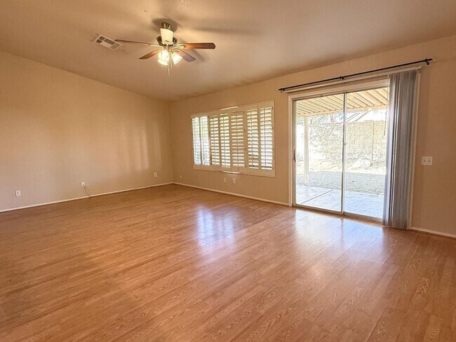 Building Photo - 509 W Ensueno Ct