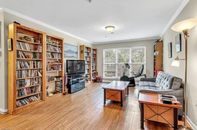 Foto del edificio - Wonderful updated 2 bedroom 2 bath condo o...